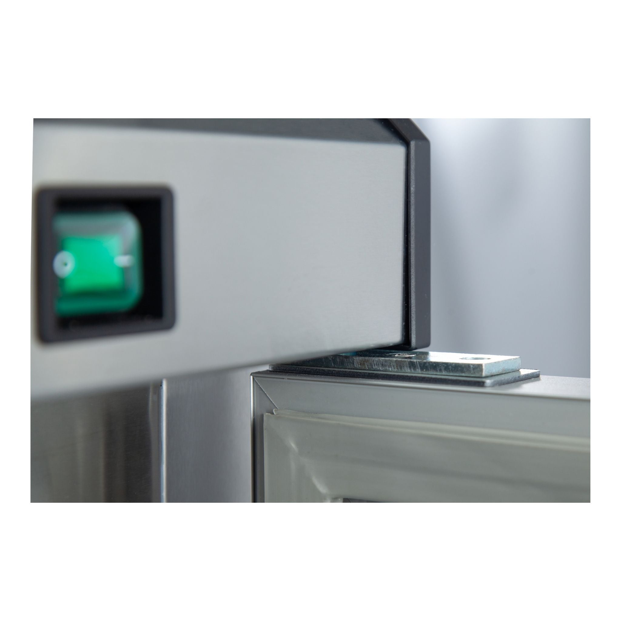nf23 close up top hinge for reach-in freezer door