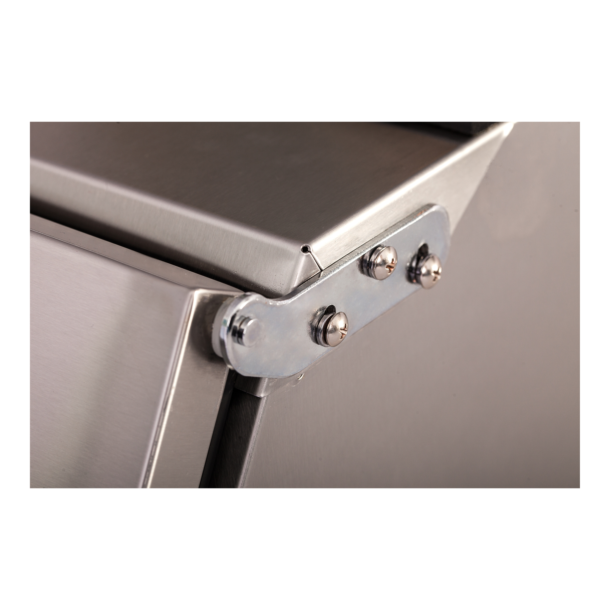 noriota ni500fb470 close up of hinge