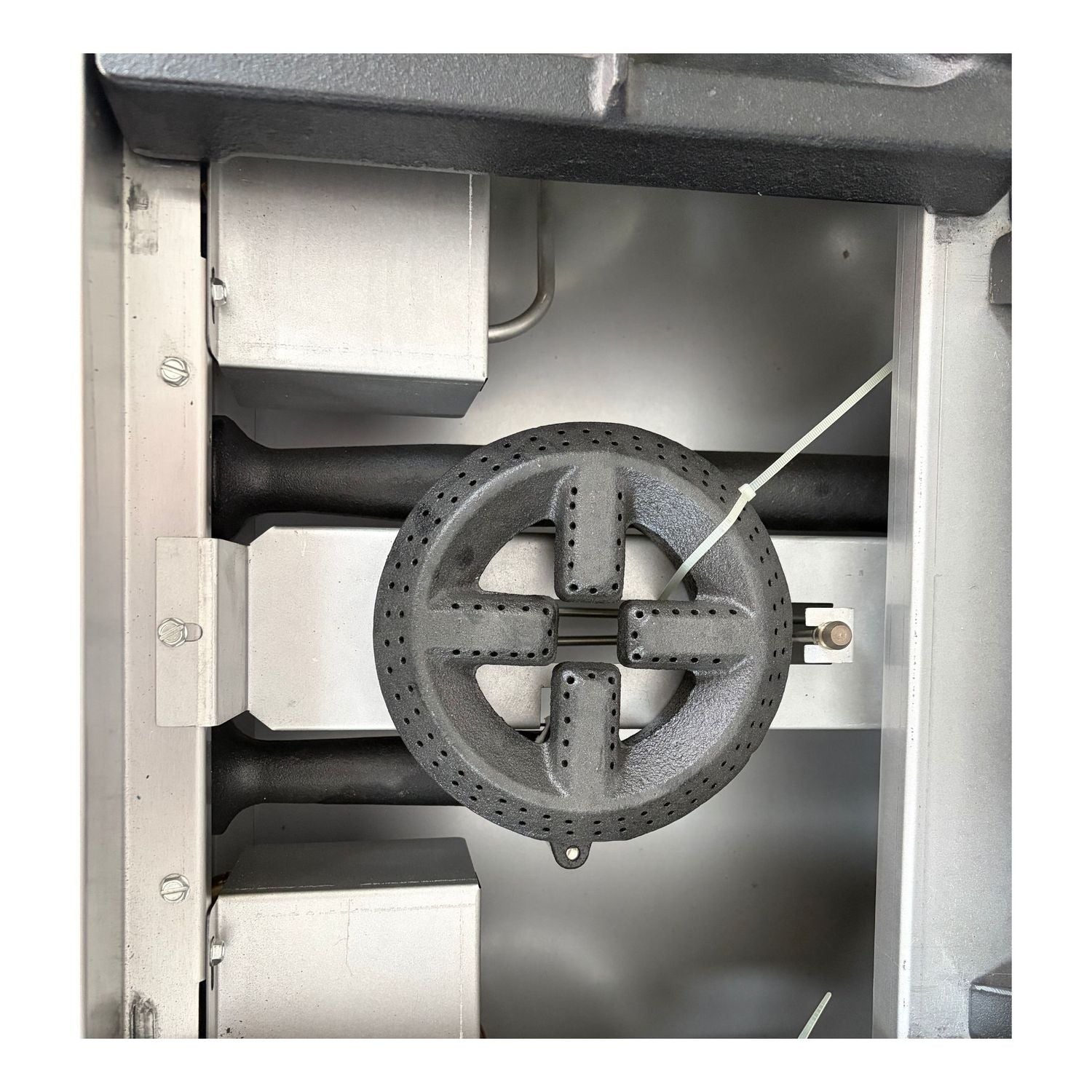 noriota nr24 gas range close up burner with grate removed