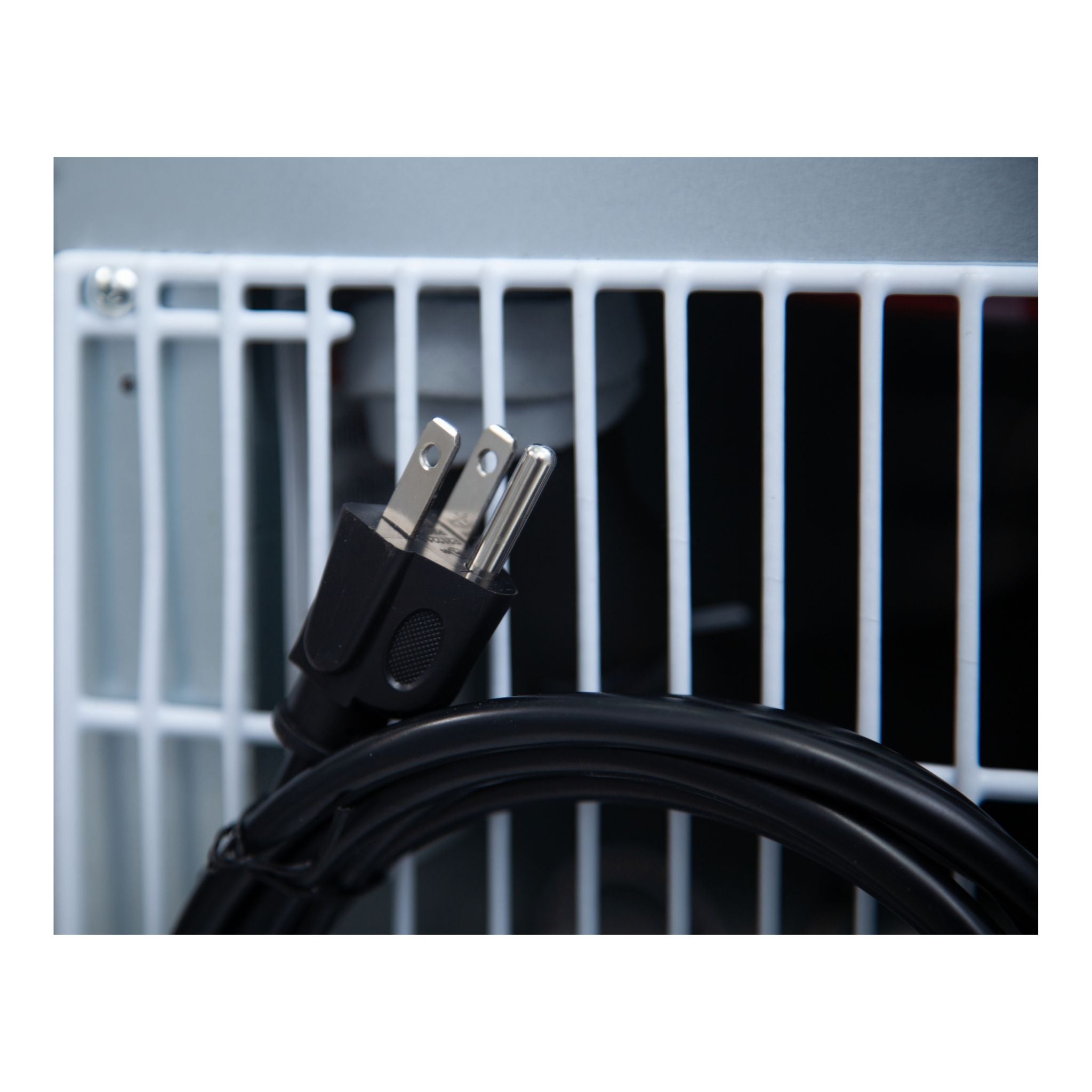 nr49g close up of plug for commercial refrigerator 