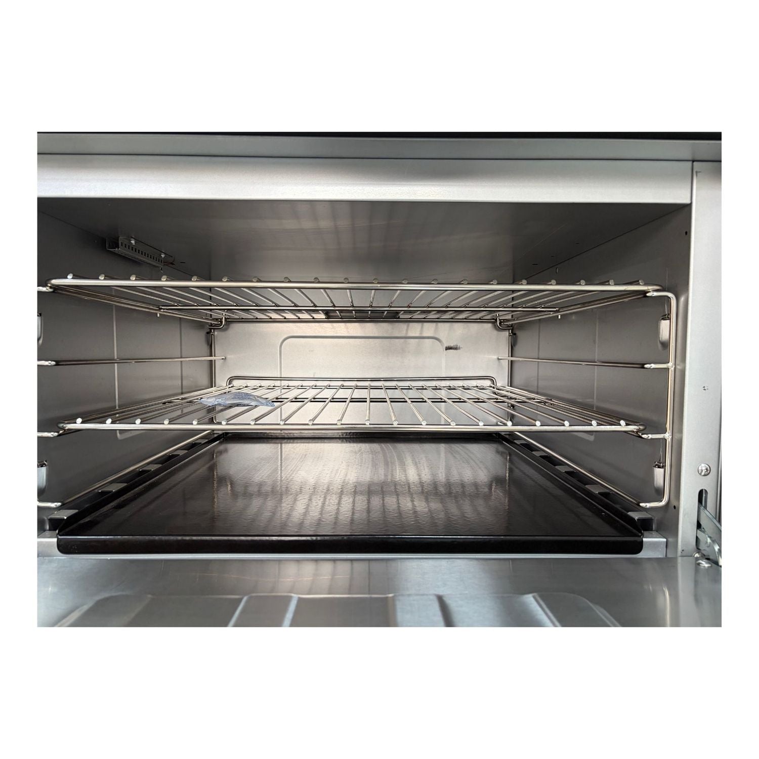 noriota nr60GB24 gas range close up interior