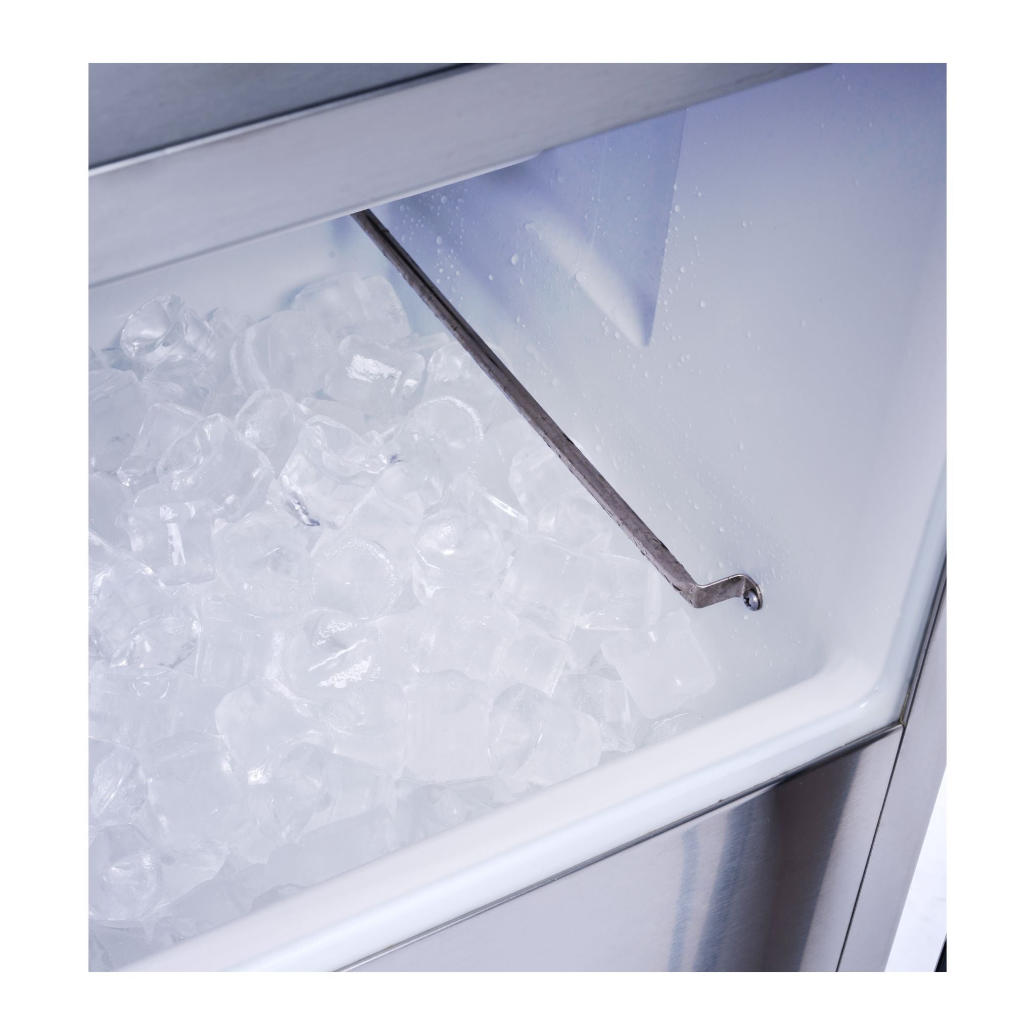 noriota NUI15GOPSS close up to ice bin full sensor gourmet ice cubes