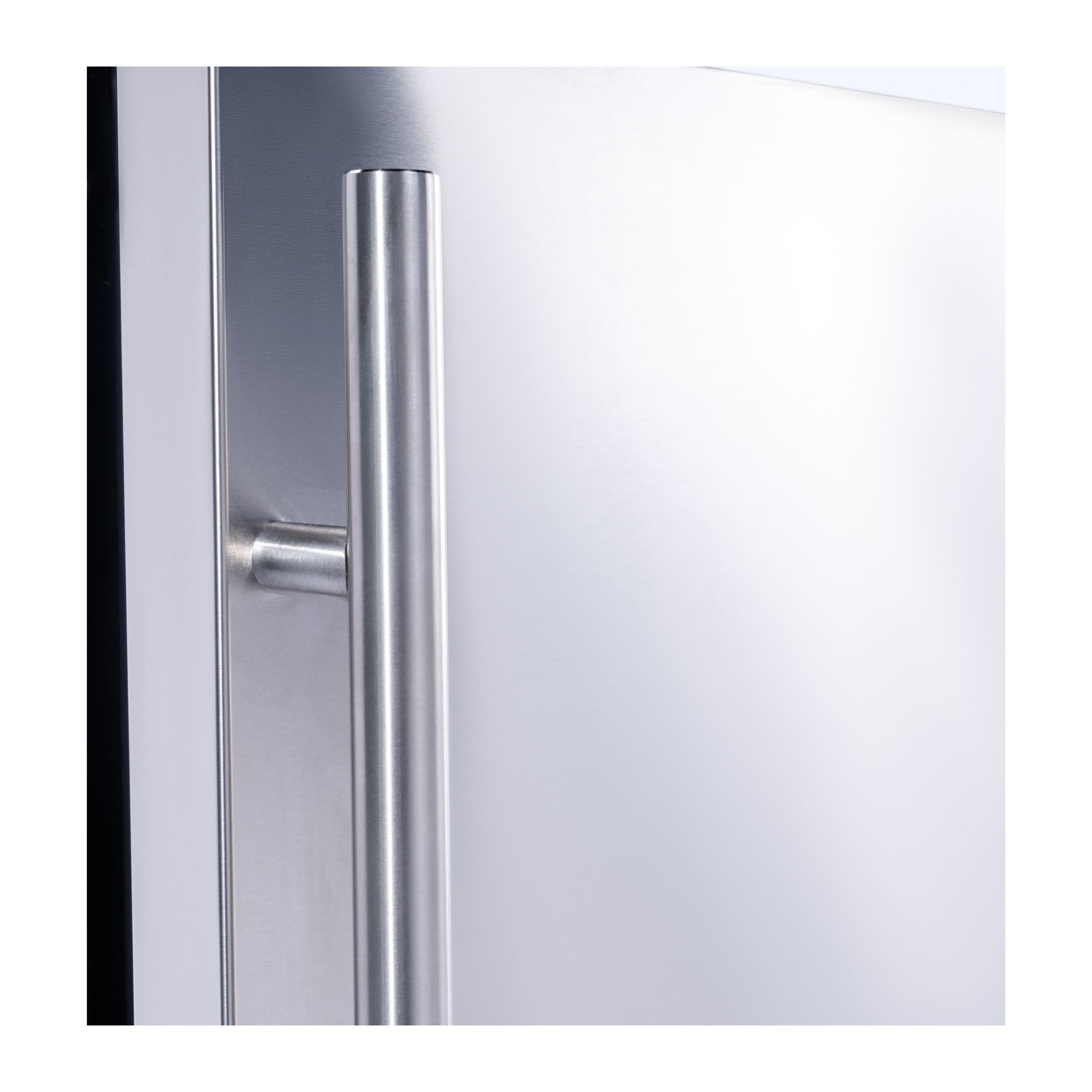 noriota nuropss, stainless steel undercounter refrigerator upclose view of handle 